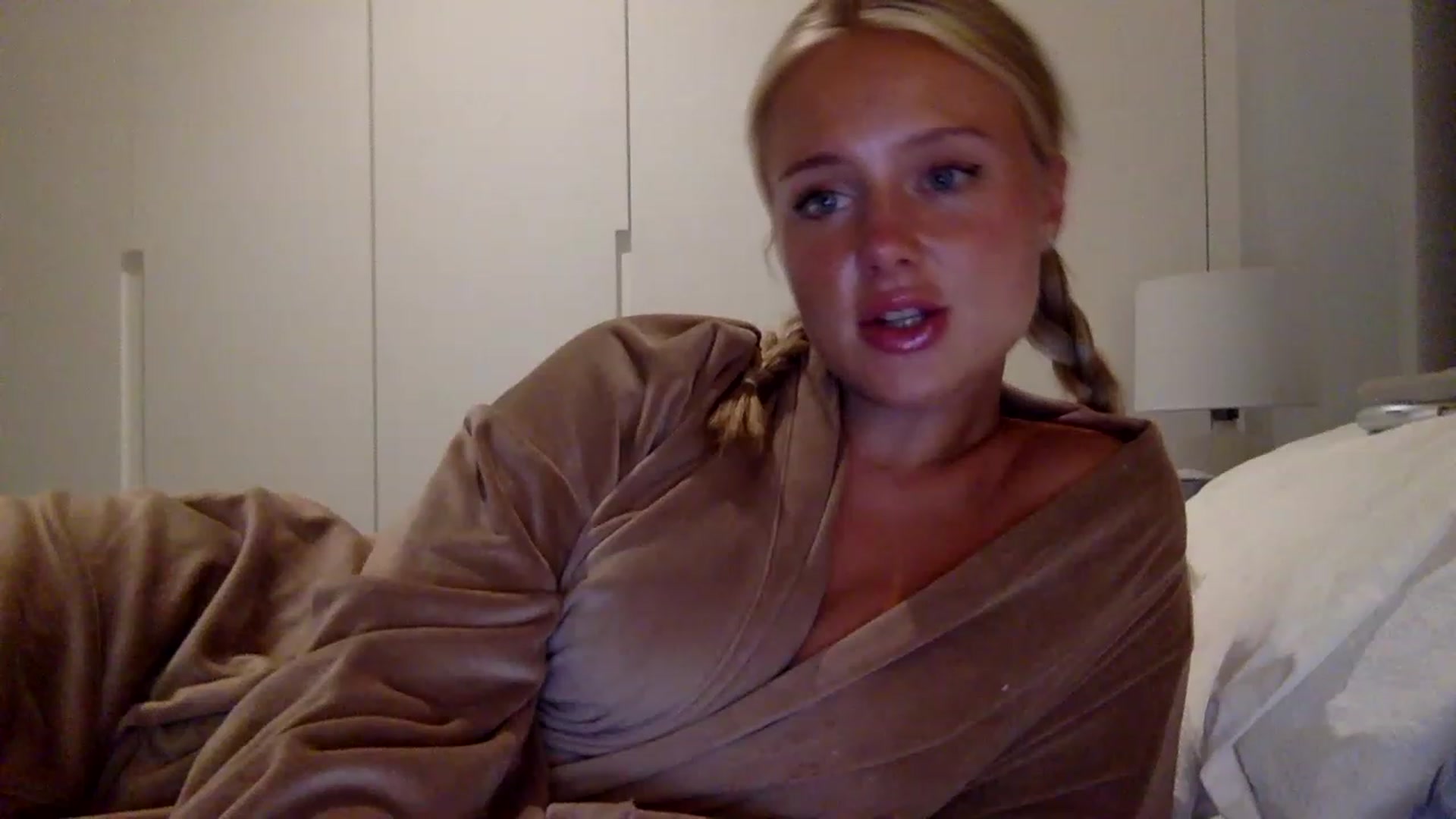 Gallery image thumbnail from BeaSaitou's myfreecams stream on, 07/24/2023, 22:29 image 10 of 20