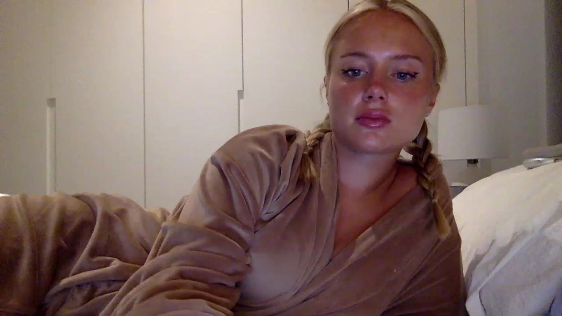 Gallery image thumbnail from BeaSaitou's myfreecams stream on, 07/24/2023, 22:29 image 13 of 20