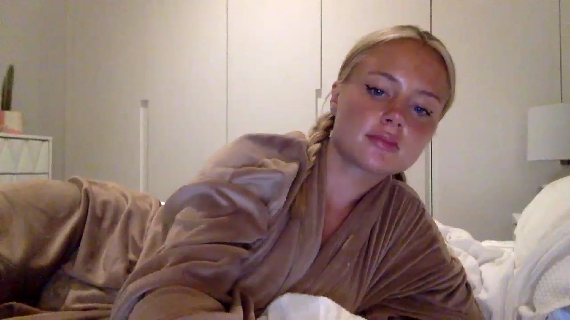 Gallery image thumbnail from BeaSaitou's myfreecams stream on, 07/25/2023, 24:03 image 11 of 20