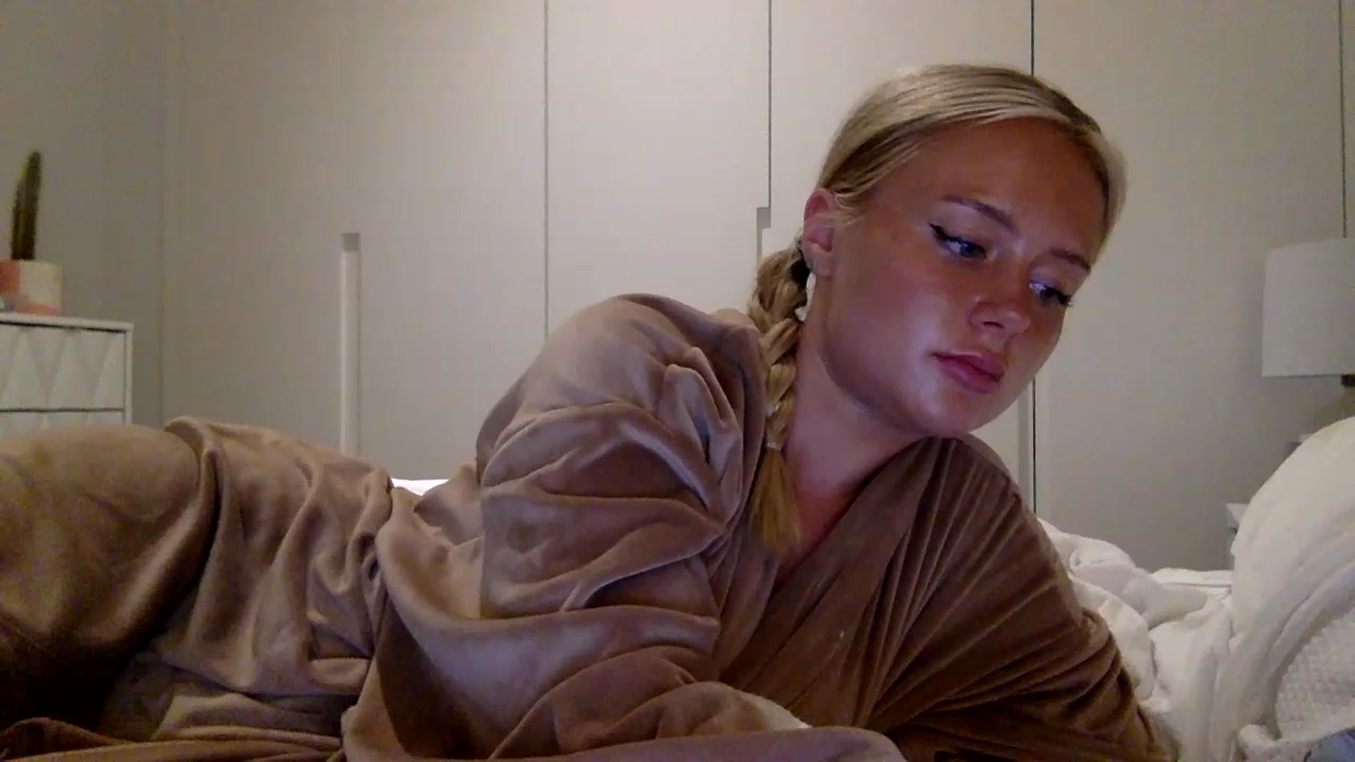 Gallery image thumbnail from BeaSaitou's myfreecams stream on, 07/25/2023, 24:03 image 13 of 20
