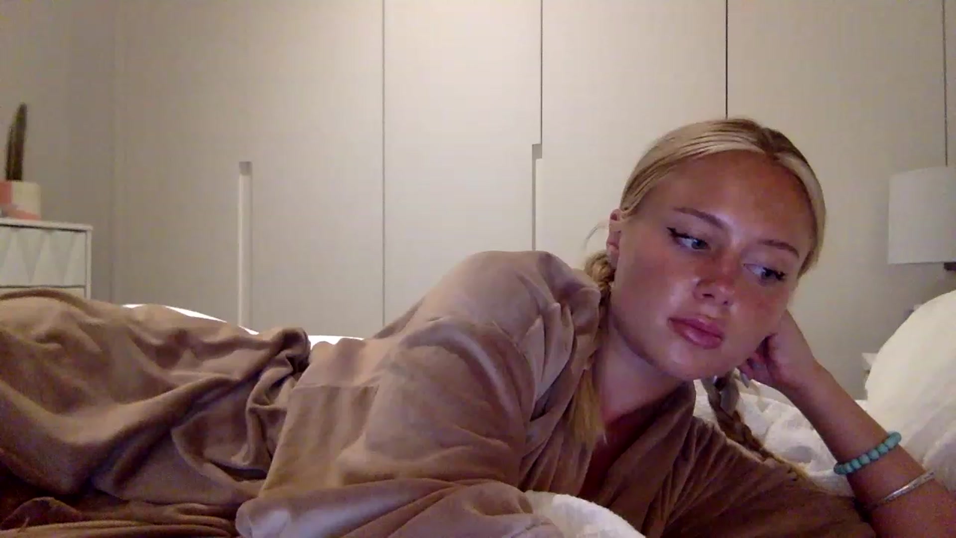Gallery image thumbnail from BeaSaitou's myfreecams stream on, 07/25/2023, 24:03 image 20 of 20