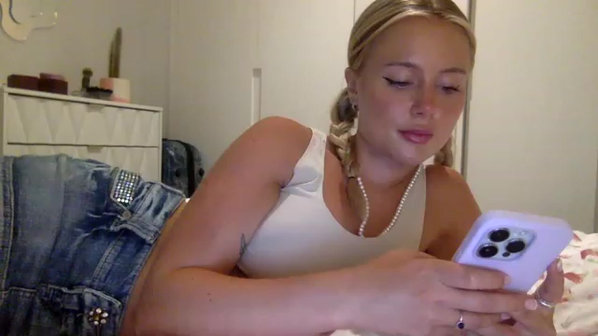 Gallery image thumbnail from BeaSaitou's myfreecams stream on, 07/31/2023, 22:13 image 1 of 20