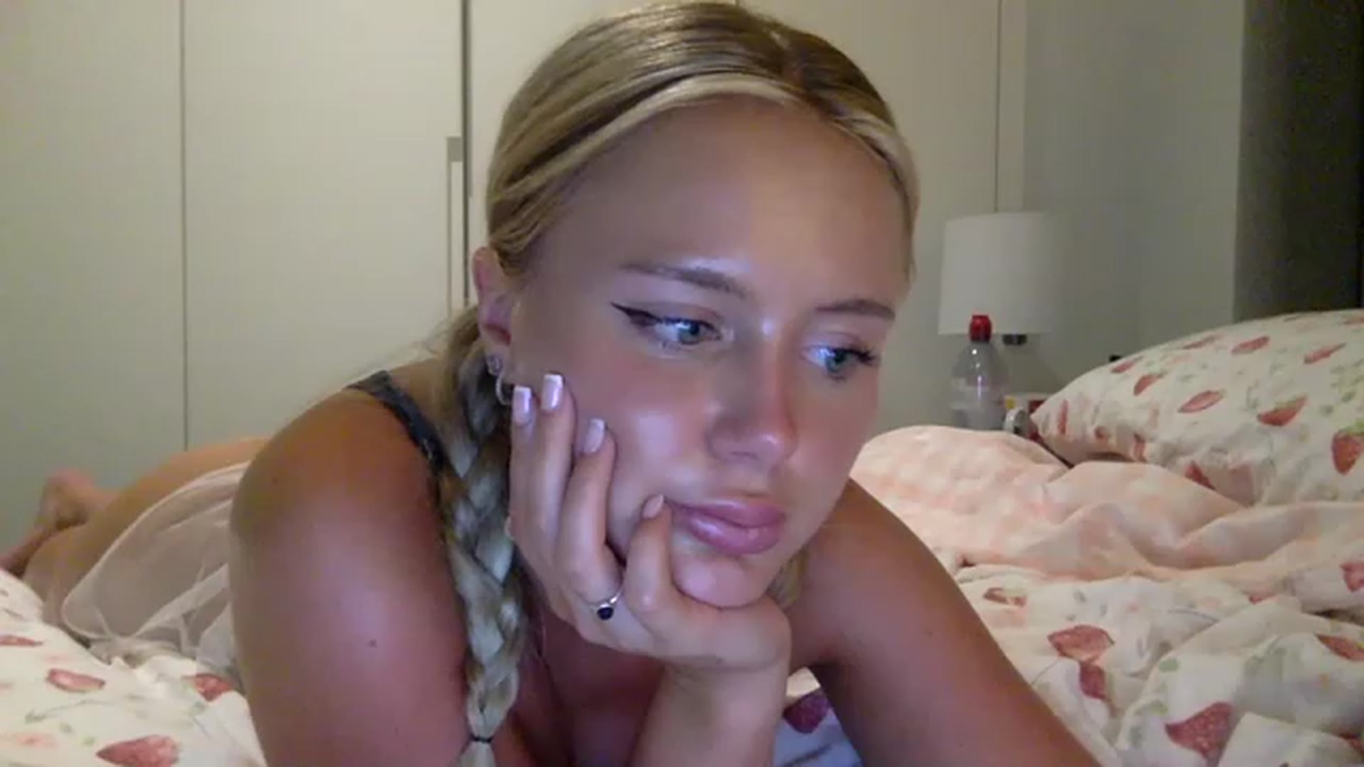 Gallery image thumbnail from BeaSaitou's myfreecams stream on, 08/01/2023, 24:25 image 12 of 20