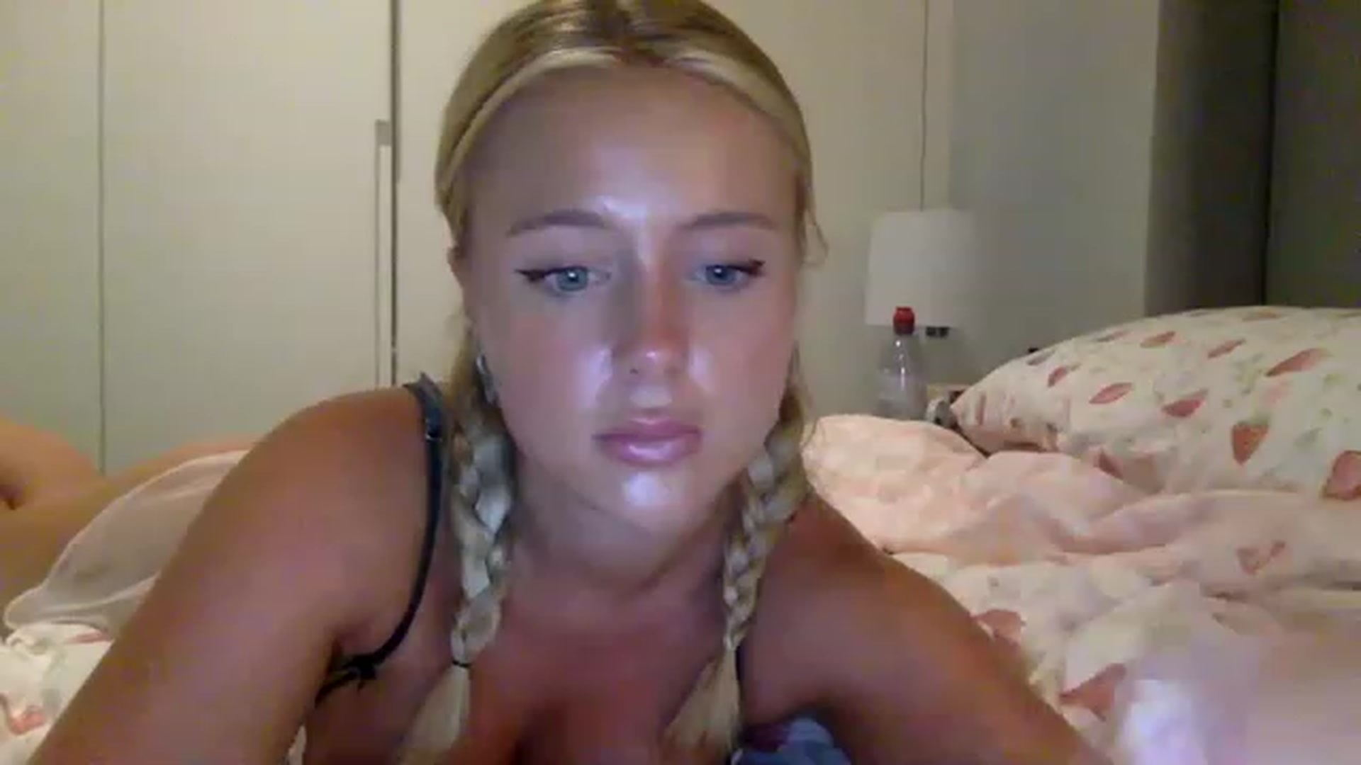 Gallery image thumbnail from BeaSaitou's myfreecams stream on, 08/01/2023, 24:25 image 8 of 20
