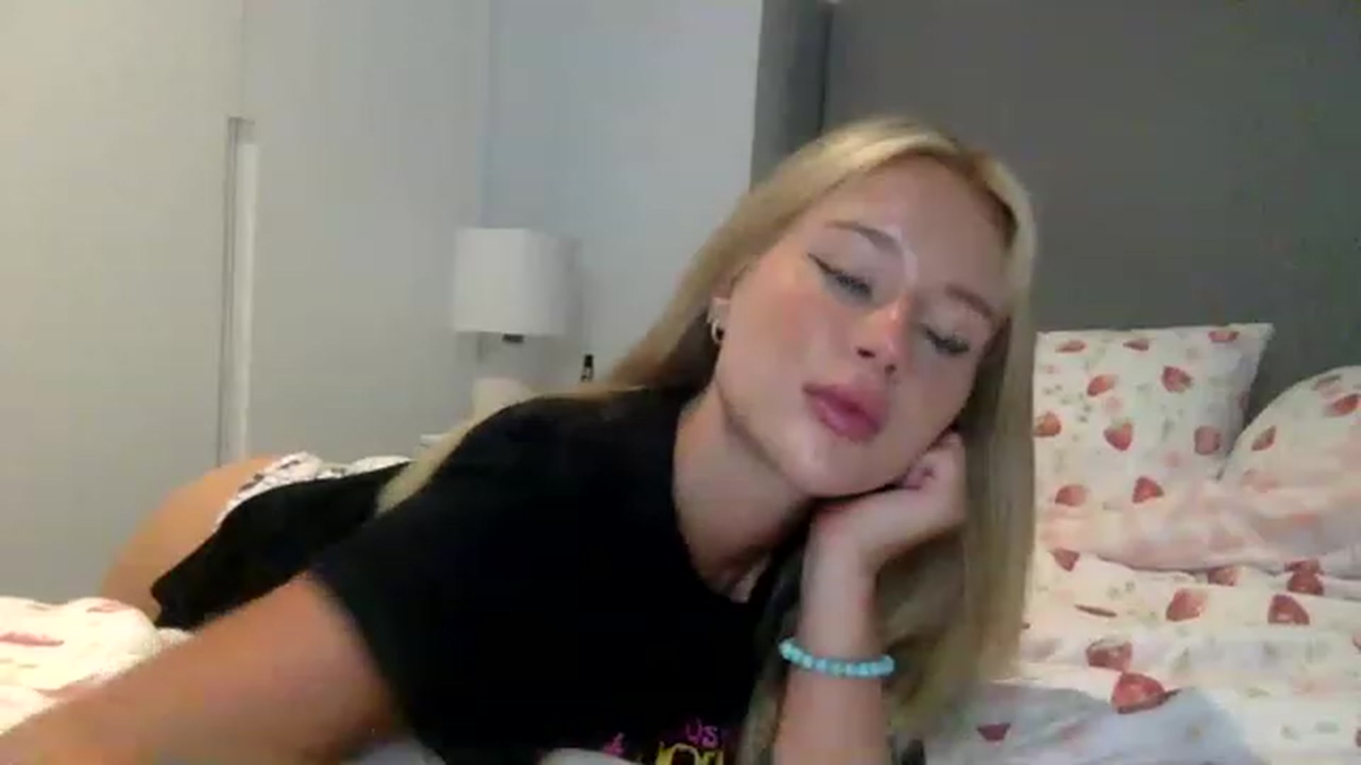Gallery image thumbnail from BeaSaitou's myfreecams stream on, 08/02/2023, 21:41 image 15 of 20