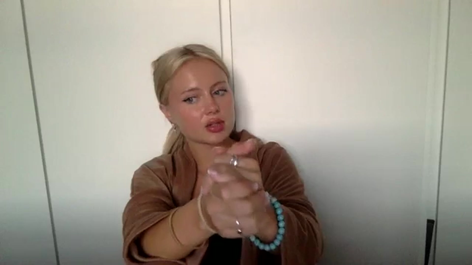 Gallery image thumbnail from BeaSaitou's myfreecams stream on, 08/07/2023, 19:43 image 18 of 20