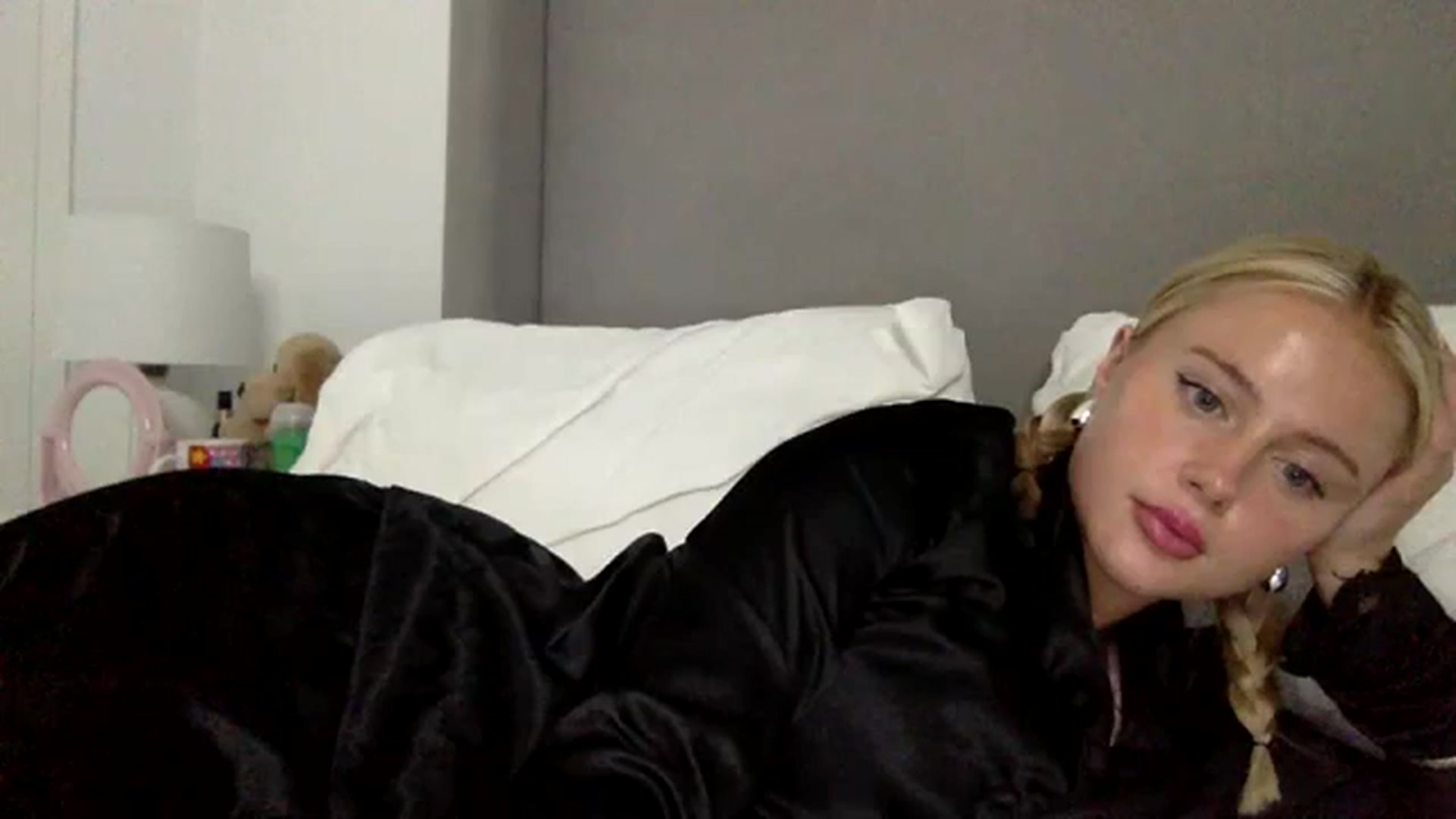 Gallery image thumbnail from BeaSaitou's myfreecams stream on, 09/01/2023, 24:00 image 8 of 20