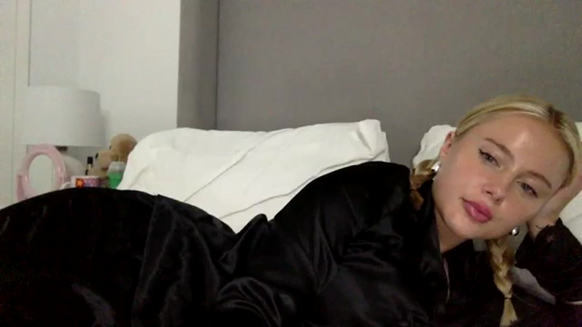 Gallery image thumbnail from BeaSaitou's myfreecams stream on, 09/01/2023, 24:00 image 9 of 20