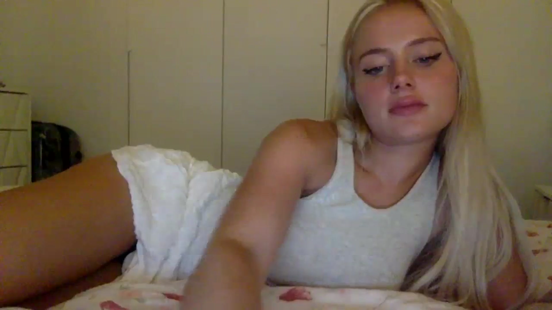 Gallery image thumbnail from BeaSaitou's myfreecams stream on, 09/12/2023, 18:47 image 15 of 20
