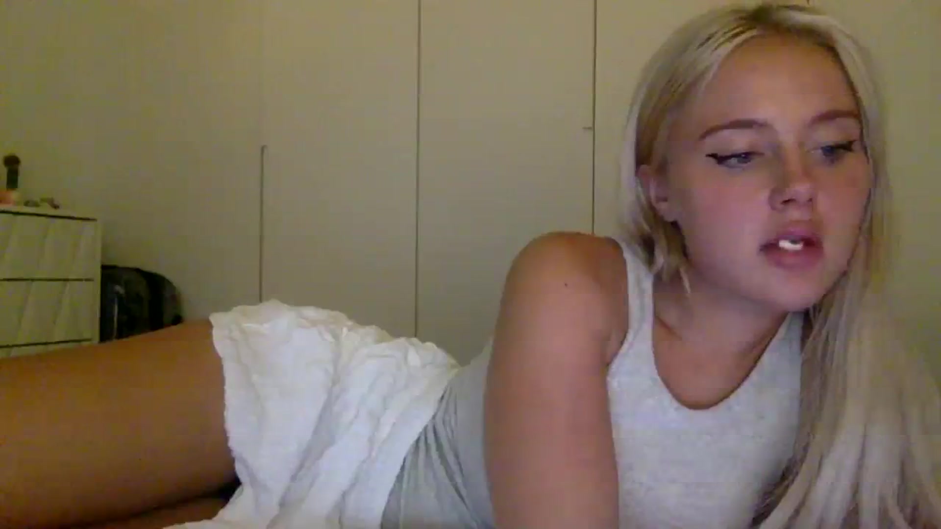 Gallery image thumbnail from BeaSaitou's myfreecams stream on, 09/12/2023, 18:47 image 13 of 20