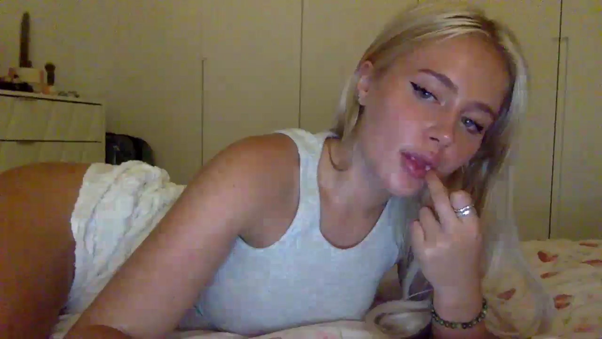 Gallery image thumbnail from BeaSaitou's myfreecams stream on, 09/12/2023, 18:47 image 19 of 20