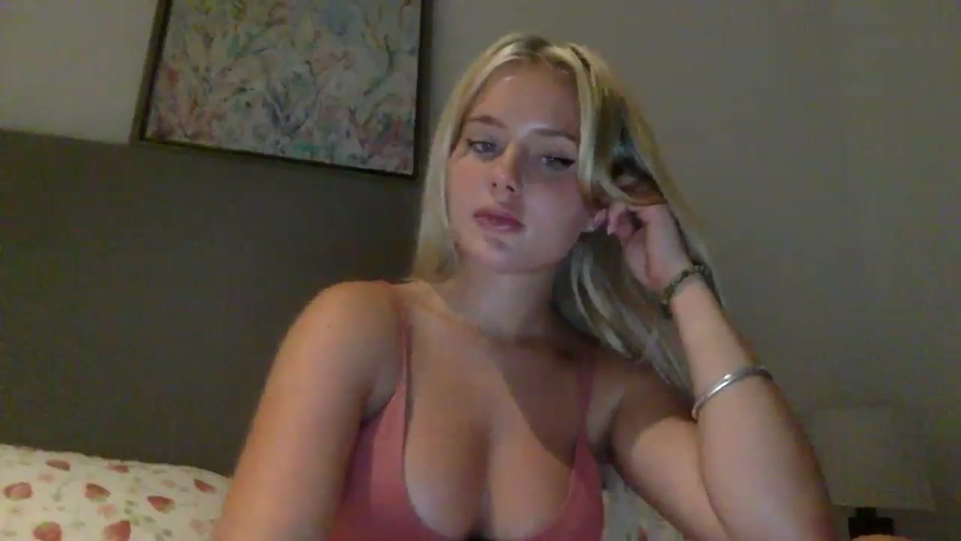 Gallery image thumbnail from BeaSaitou's myfreecams stream on, 09/12/2023, 23:46 image 15 of 20