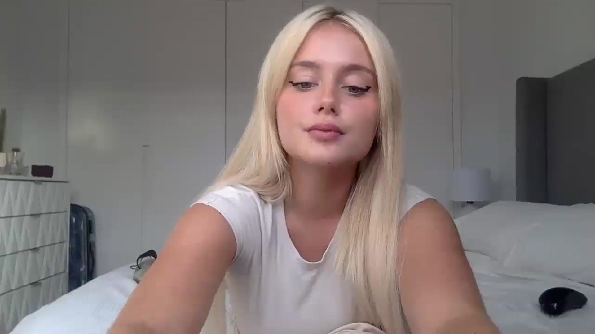 Gallery image thumbnail from BeaSaitou's myfreecams stream on, 09/25/2023, 16:13 image 20 of 20