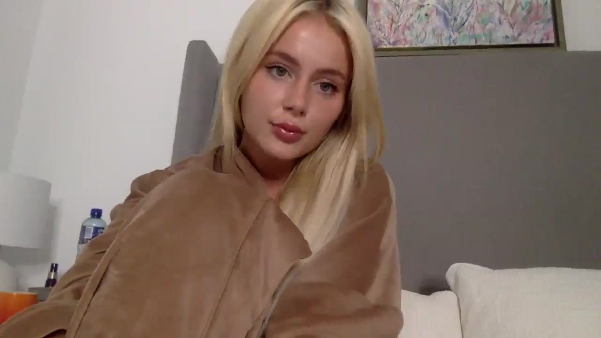 Gallery image thumbnail from BeaSaitou's myfreecams stream on, 09/26/2023, 20:31 image 11 of 20