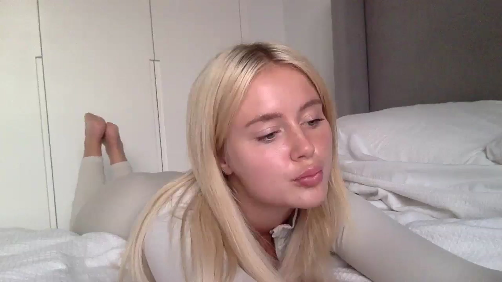 Gallery image thumbnail from BeaSaitou's myfreecams stream on, 09/27/2023, 17:55 image 7 of 20