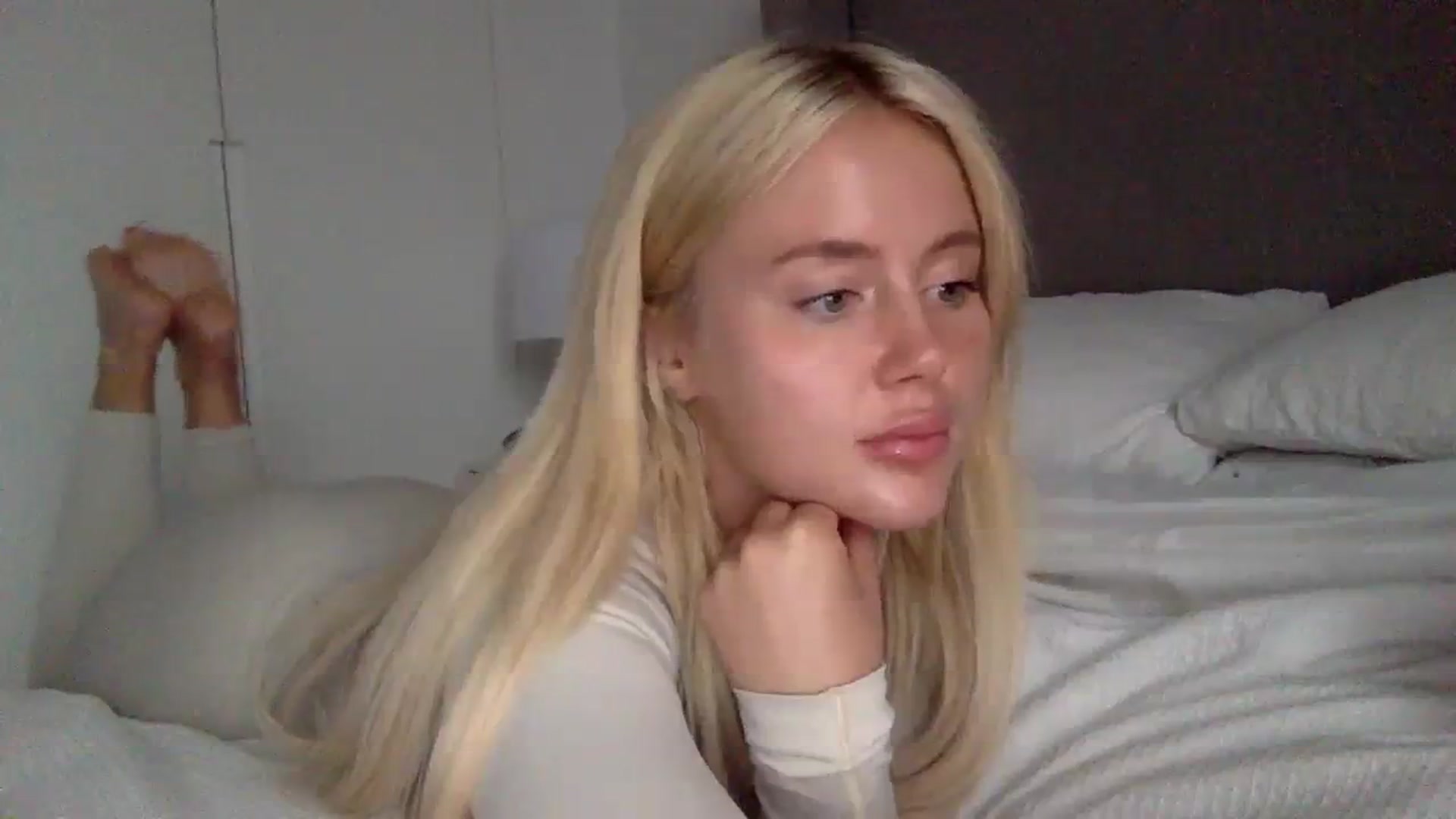 Gallery image thumbnail from BeaSaitou's myfreecams stream on, 09/27/2023, 17:55 image 14 of 20