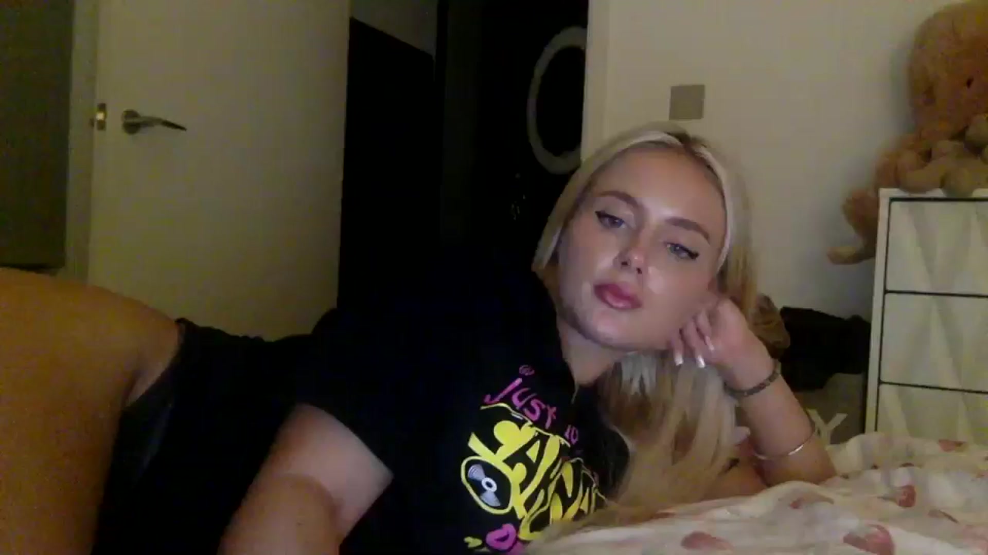 Gallery image thumbnail from BeaSaitou's myfreecams stream on, 10/03/2023, 20:17 image 1 of 20