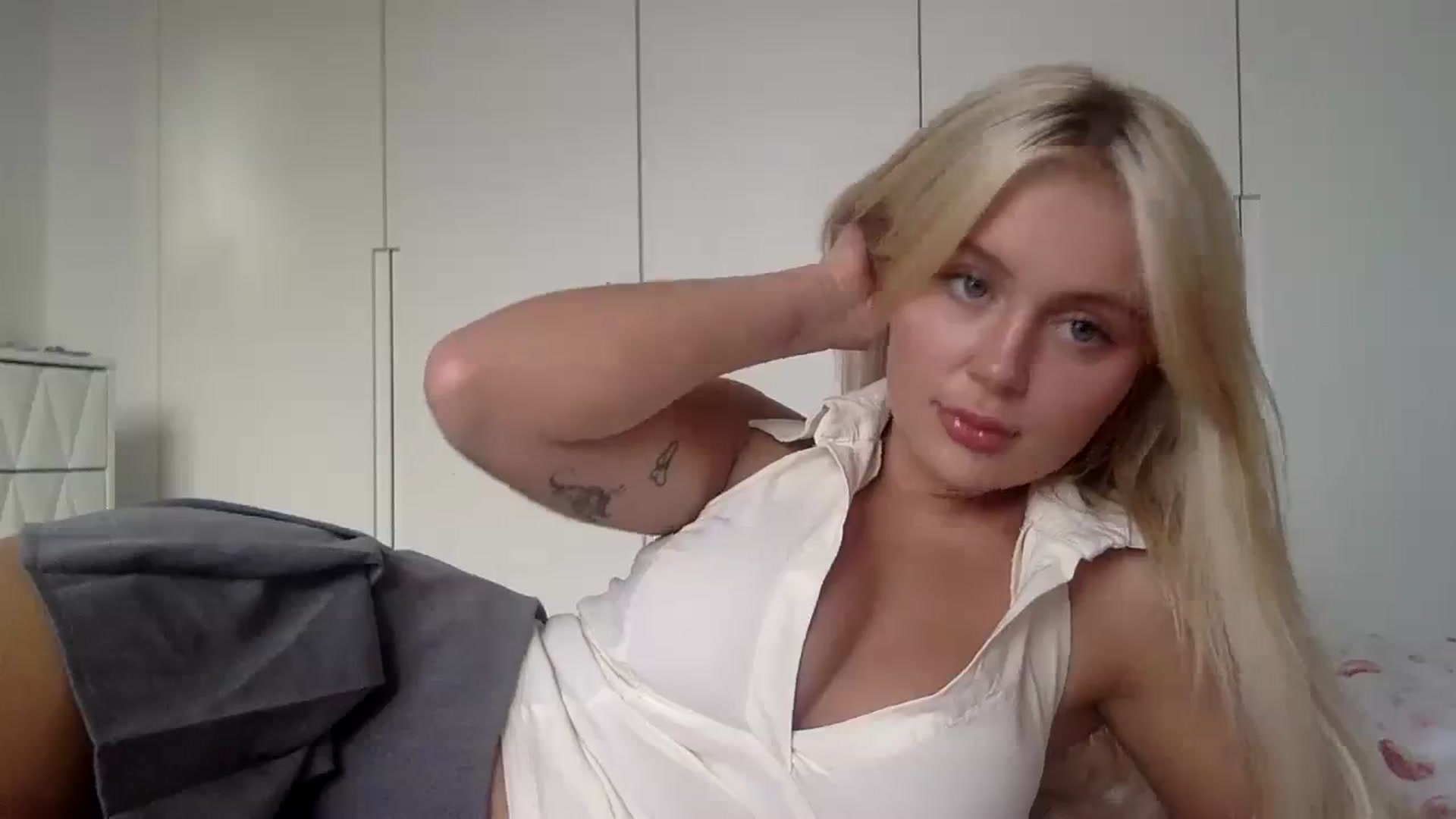 Gallery image thumbnail from BeaSaitou's myfreecams stream on, 10/04/2023, 14:32 image 16 of 20