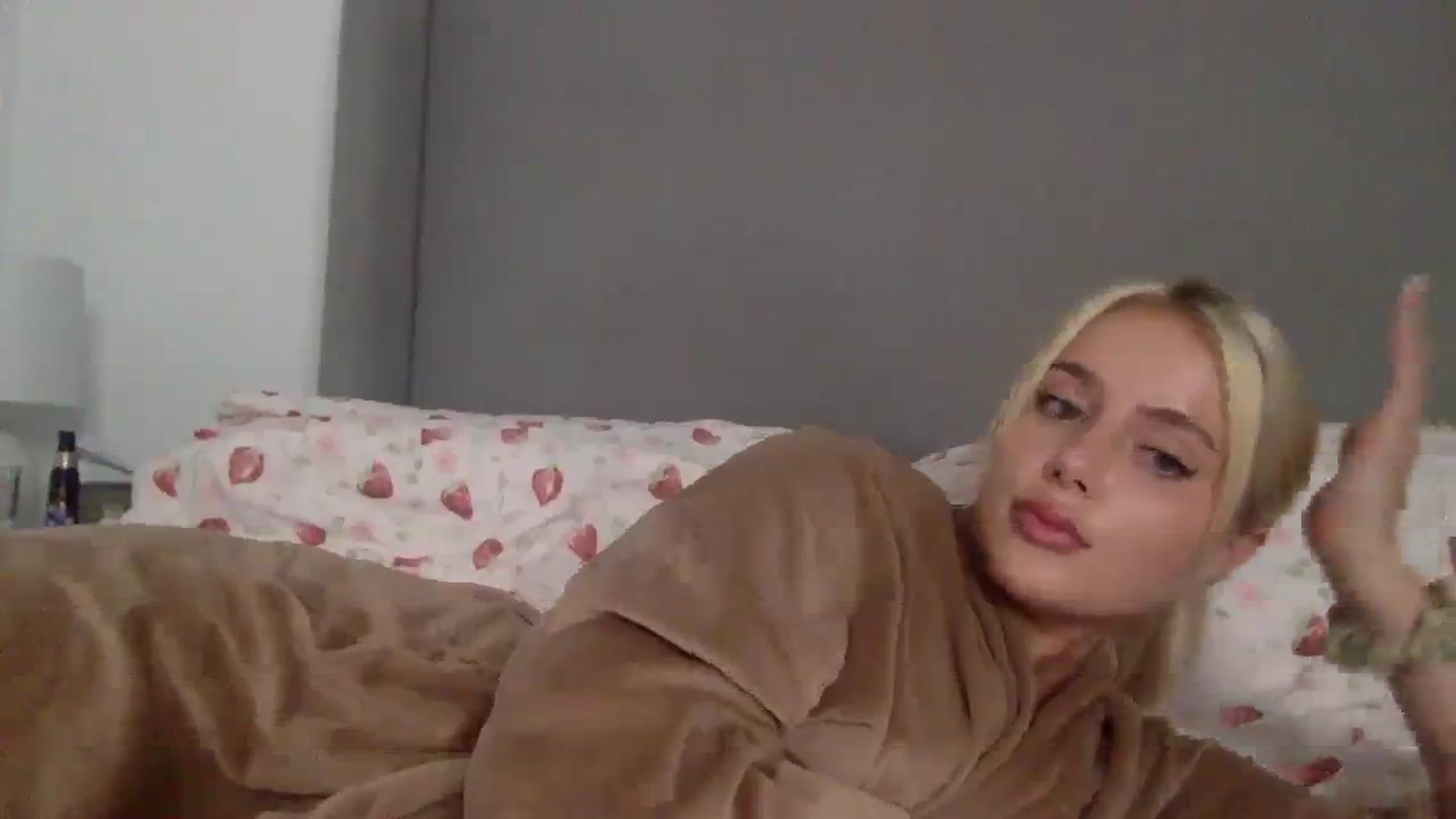 Gallery image thumbnail from BeaSaitou's myfreecams stream on, 10/05/2023, 22:53 image 8 of 20