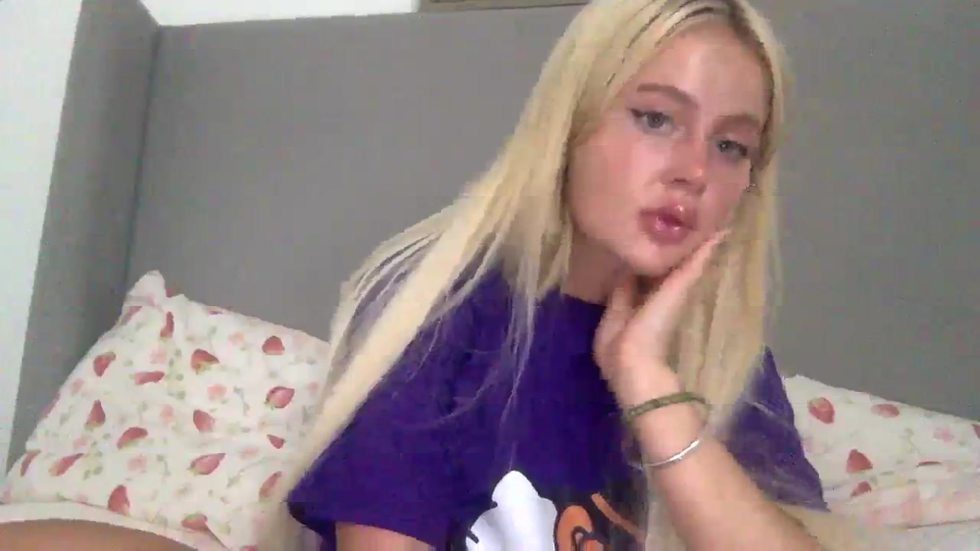 Gallery image thumbnail from BeaSaitou's myfreecams stream on, 10/06/2023, 23:17 image 10 of 20
