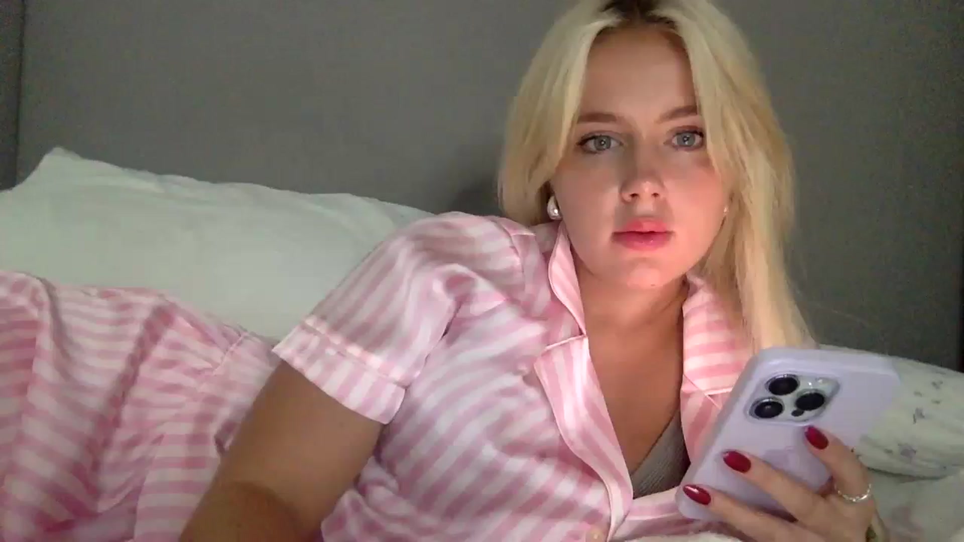 Gallery image thumbnail from BeaSaitou's myfreecams stream on, 10/21/2023, 23:32 image 19 of 20