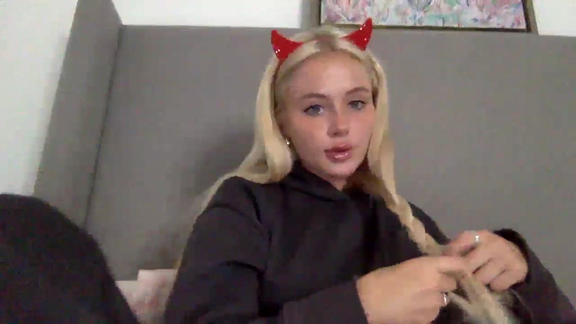 Gallery image thumbnail from BeaSaitou's myfreecams stream on, 10/30/2023, 20:24 image 18 of 20