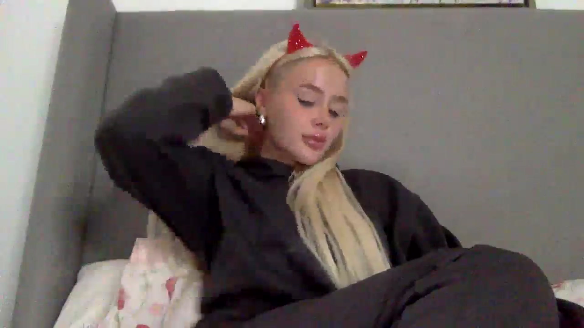 Gallery image thumbnail from BeaSaitou's myfreecams stream on, 10/30/2023, 20:24 image 10 of 20