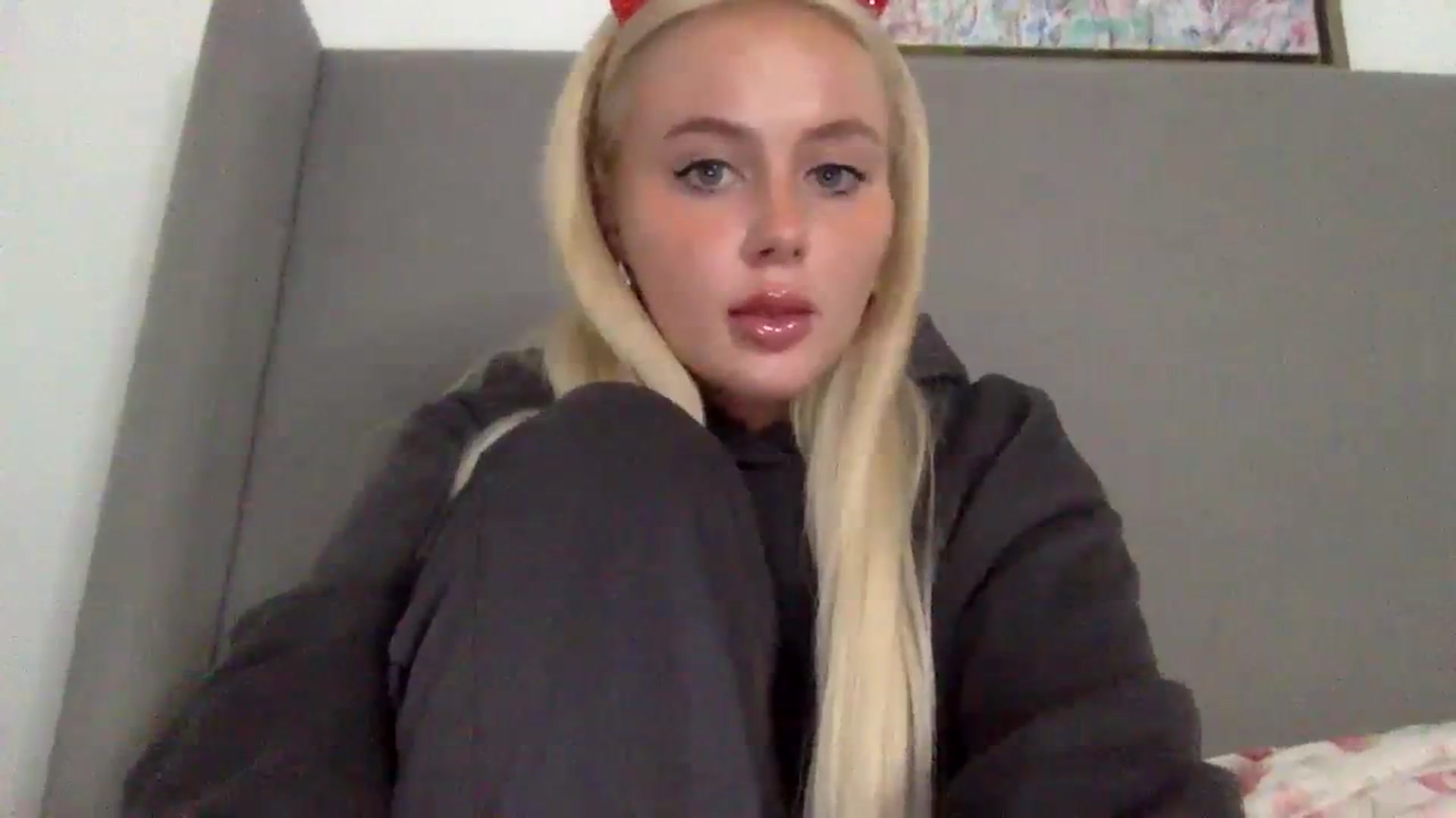 Gallery image thumbnail from BeaSaitou's myfreecams stream on, 10/30/2023, 20:24 image 4 of 20