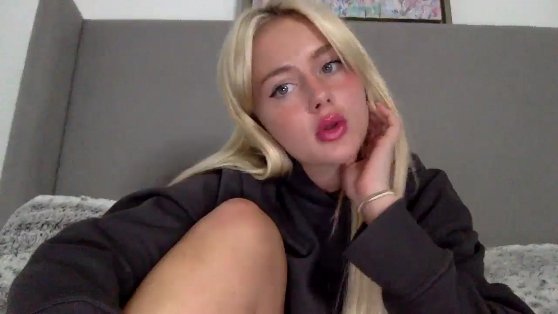 Gallery image thumbnail from BeaSaitou's myfreecams stream on, 11/22/2023, 24:59 image 14 of 20