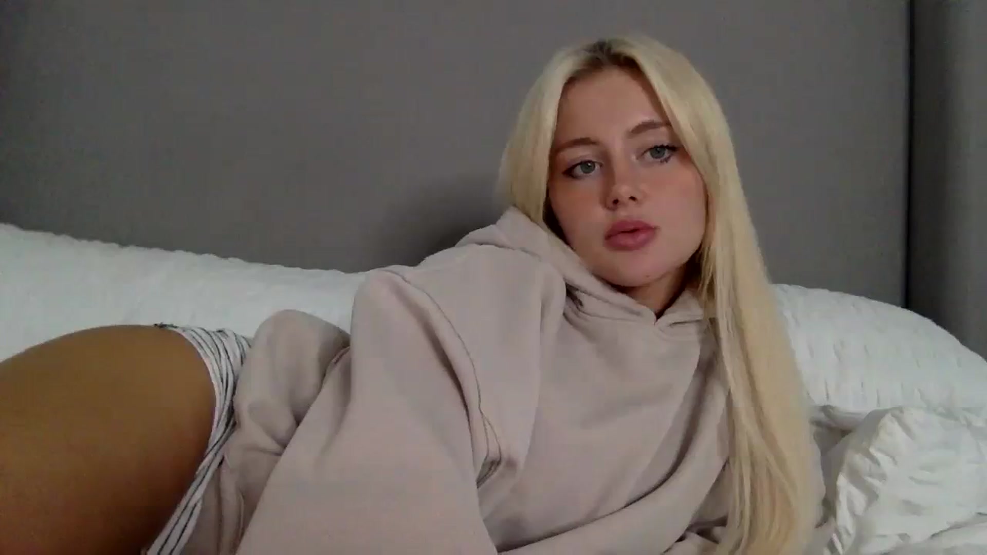 Gallery image thumbnail from BeaSaitou's myfreecams stream on, 11/27/2023, 20:44 image 6 of 20