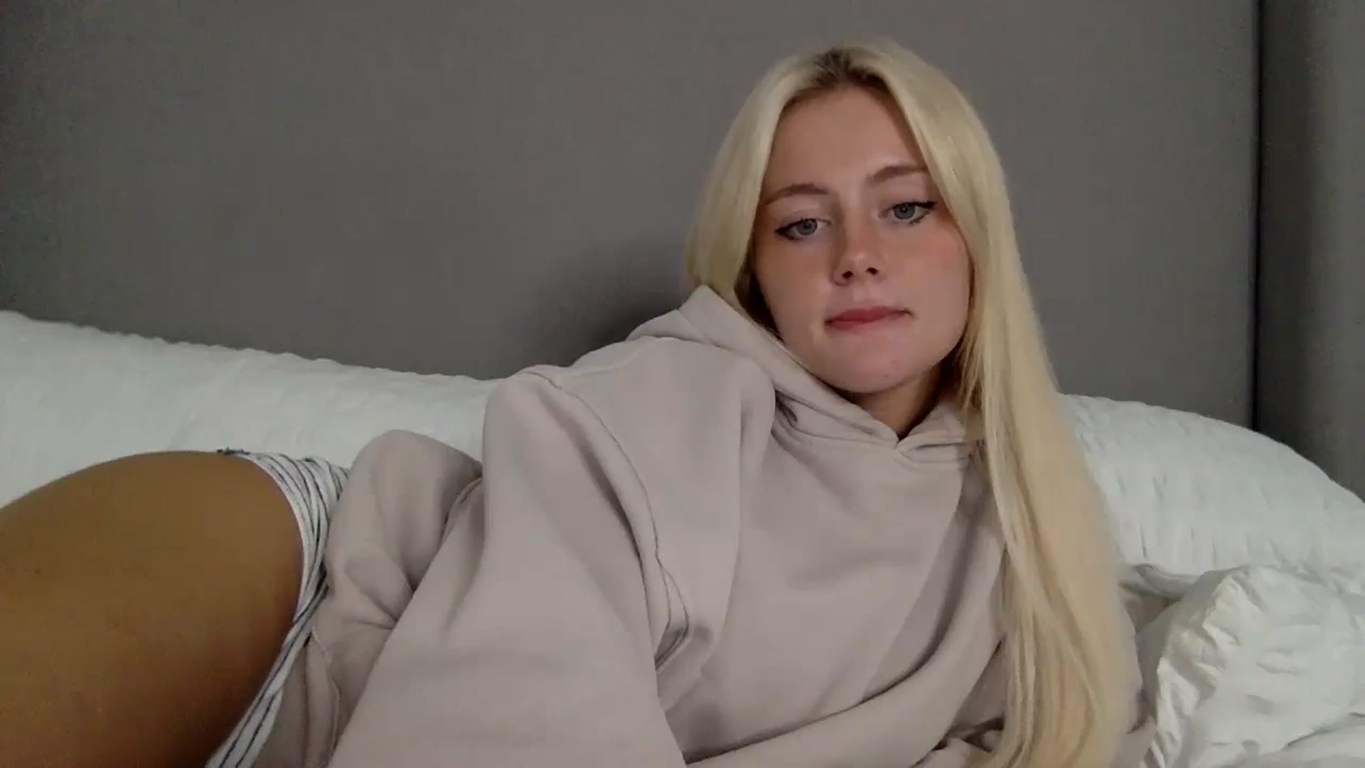 Gallery image thumbnail from BeaSaitou's myfreecams stream on, 11/27/2023, 20:44 image 5 of 20