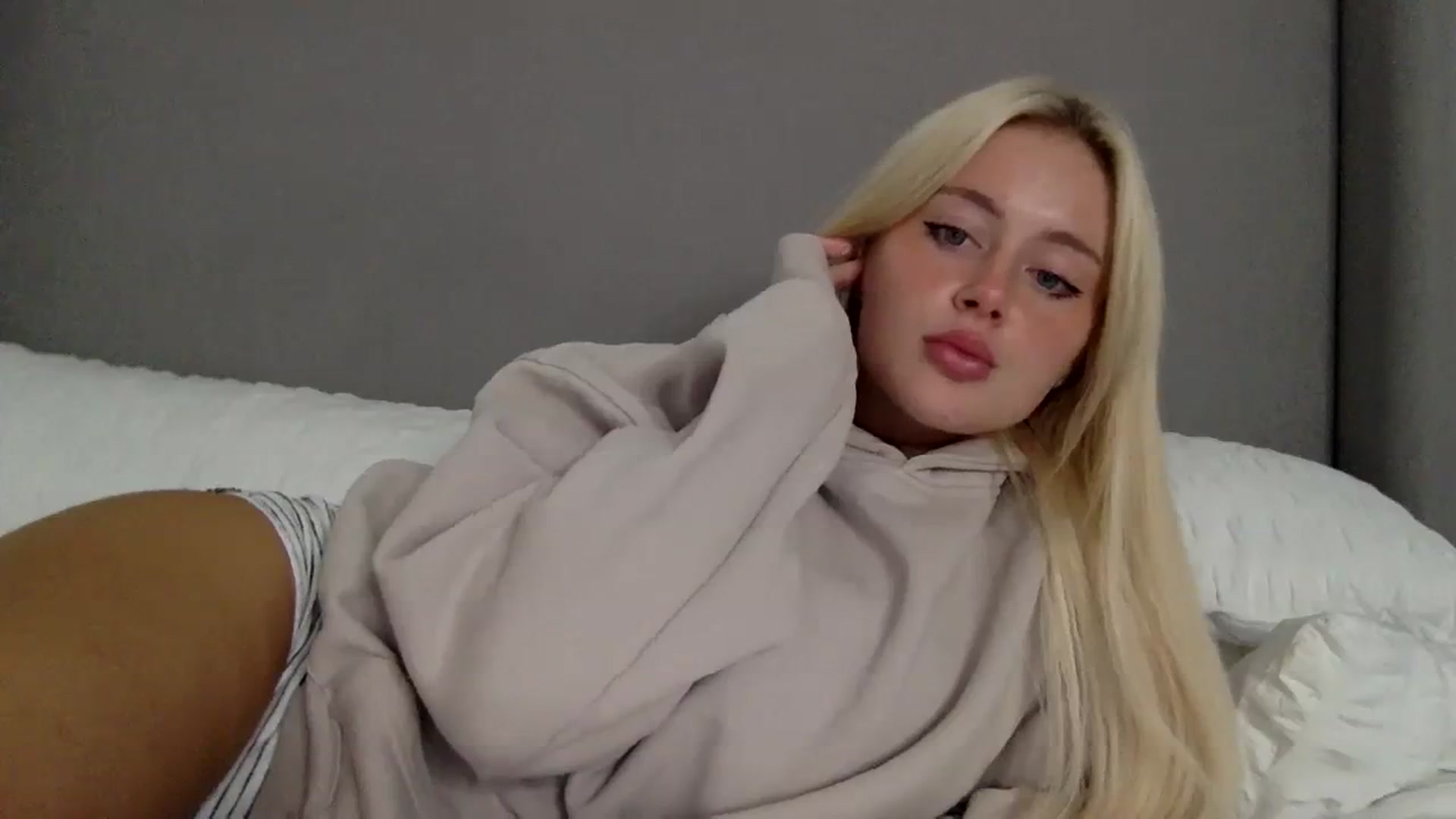 Gallery image thumbnail from BeaSaitou's myfreecams stream on, 11/27/2023, 20:44 image 4 of 20
