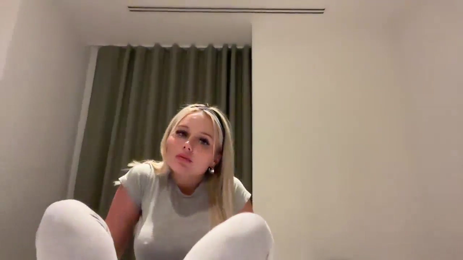 Gallery image thumbnail from BeaSaitou's myfreecams stream on, 03/20/2024, 19:02 image 18 of 20