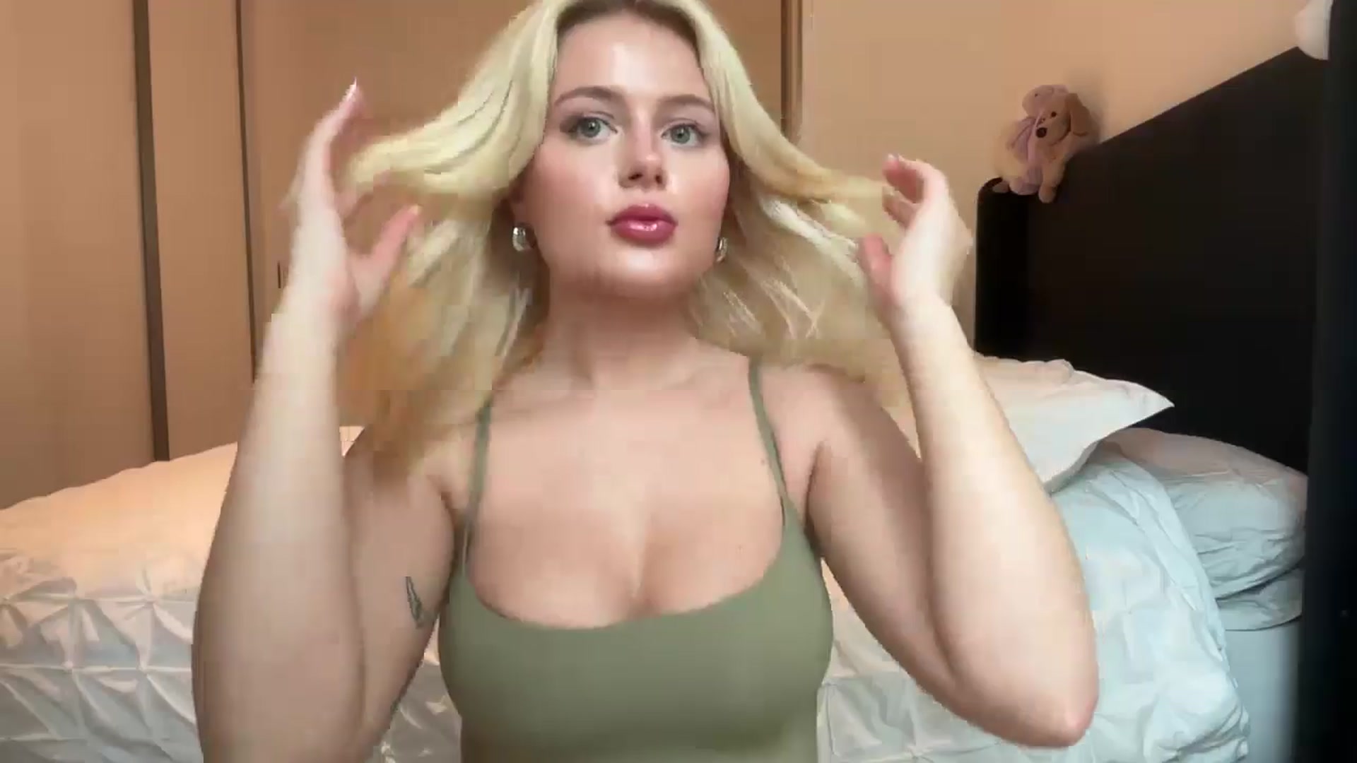Gallery image thumbnail from BeaSaitou's myfreecams stream on, 05/06/2024, 13:15 image 11 of 20