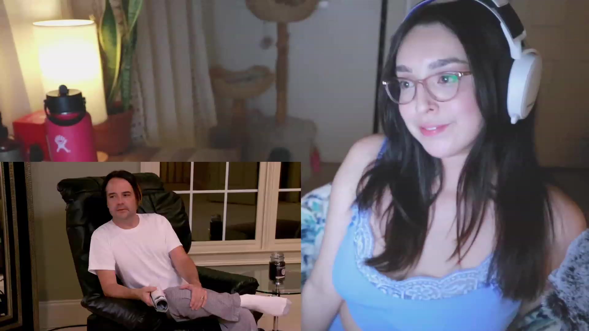 Gallery image thumbnail from BeaWolfie's myfreecams stream on, 11/25/2022, 06:43 image 18 of 20