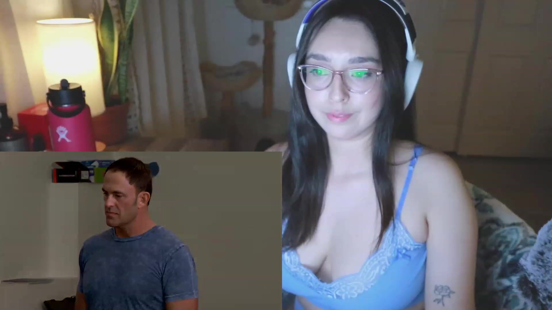 Gallery image thumbnail from BeaWolfie's myfreecams stream on, 11/25/2022, 06:43 image 13 of 20