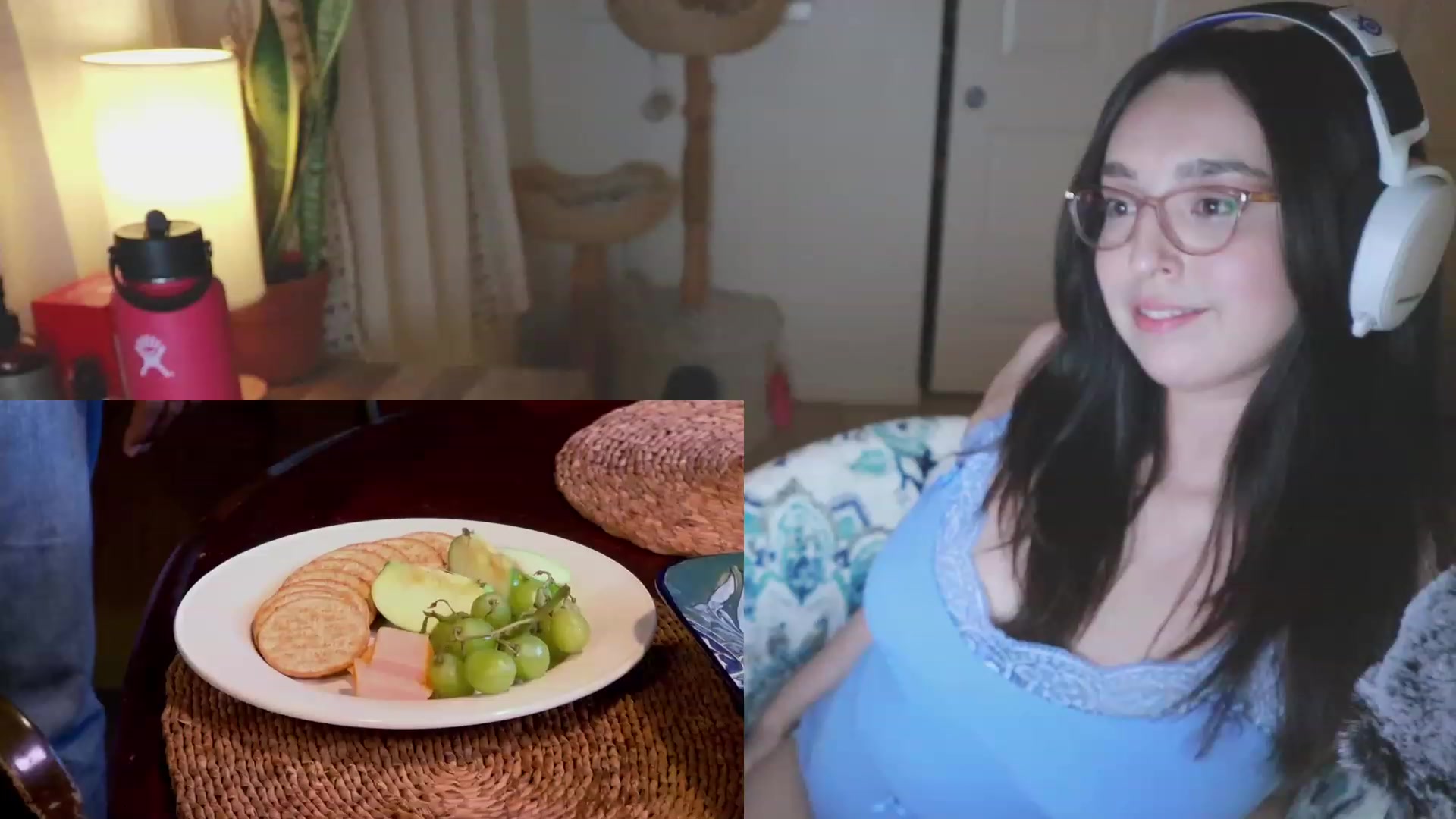 Gallery image thumbnail from BeaWolfie's myfreecams stream on, 11/25/2022, 06:43 image 19 of 20