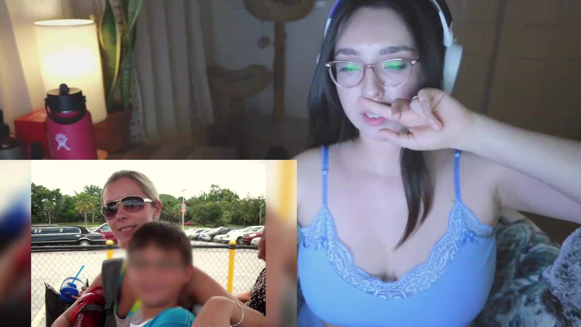 Gallery image thumbnail from BeaWolfie's myfreecams stream on, 11/25/2022, 06:43 image 15 of 20