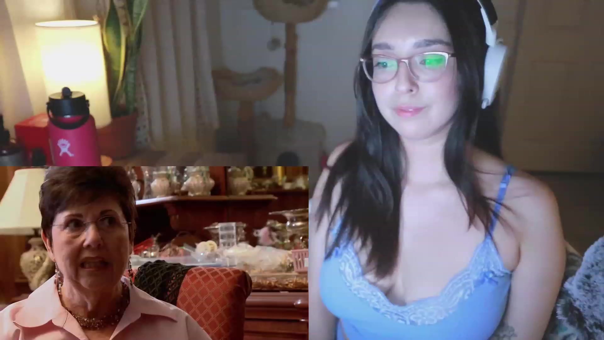 Gallery image thumbnail from BeaWolfie's myfreecams stream on, 11/25/2022, 06:43 image 14 of 20