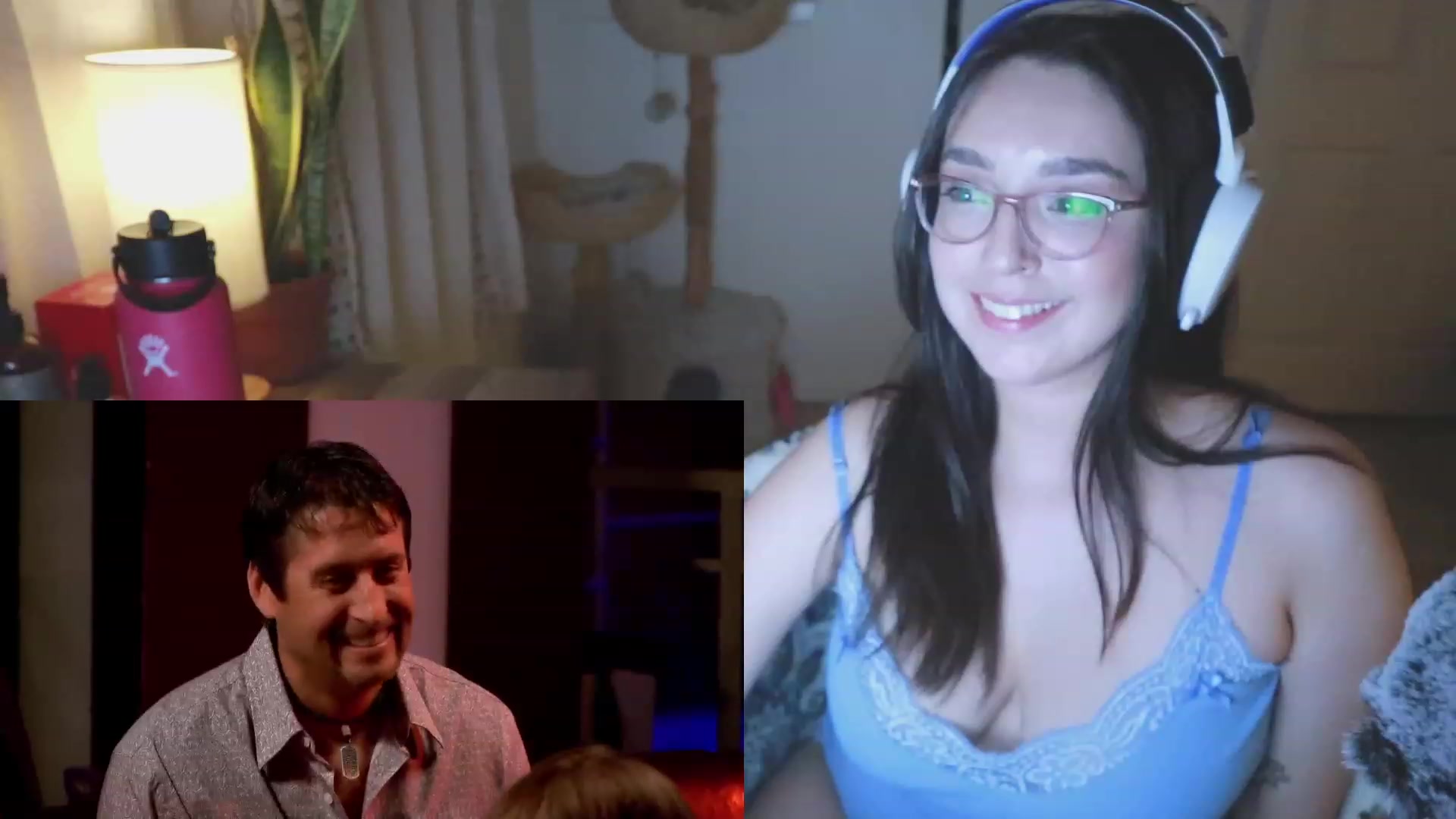Gallery image thumbnail from BeaWolfie's myfreecams stream on, 11/25/2022, 06:43 image 16 of 20