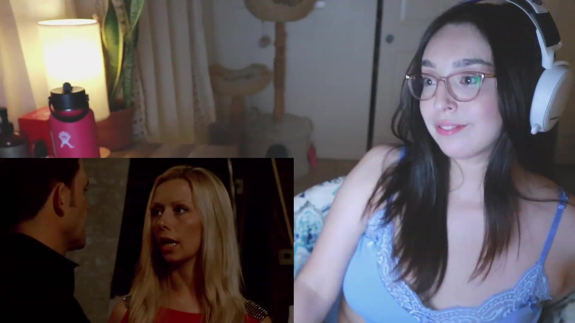 Gallery image thumbnail from BeaWolfie's myfreecams stream on, 11/25/2022, 06:43 image 11 of 20