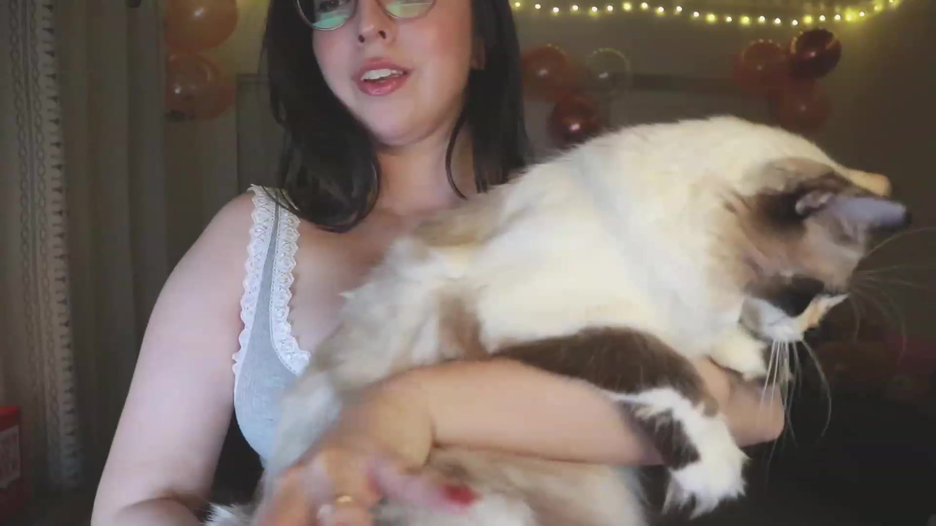 Gallery image thumbnail from BeaWolfie's myfreecams stream on, 01/08/2023, 06:55 image 14 of 20