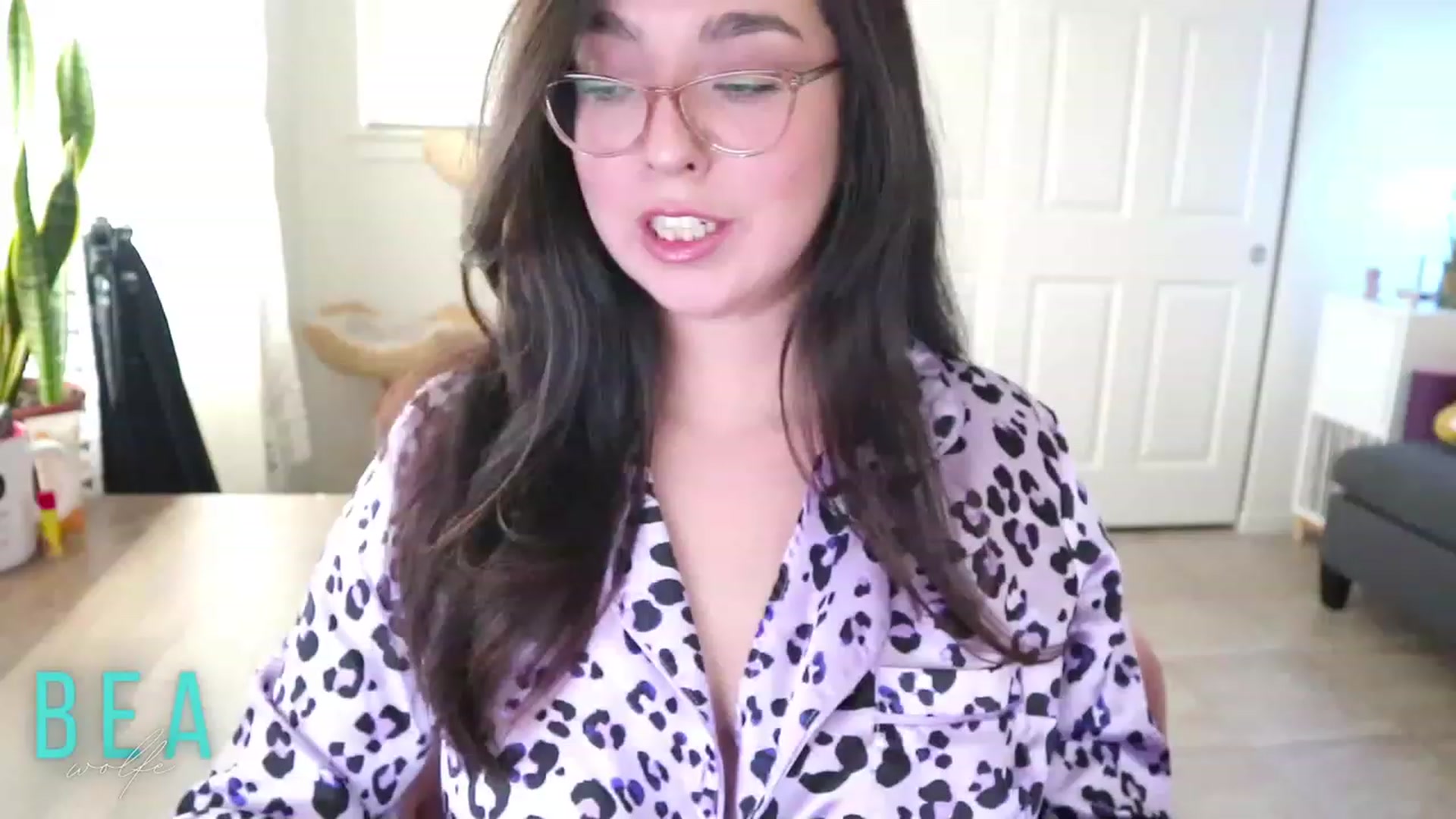Gallery image thumbnail from BeaWolfie's myfreecams stream on, 03/03/2023, 03:44 image 1 of 20
