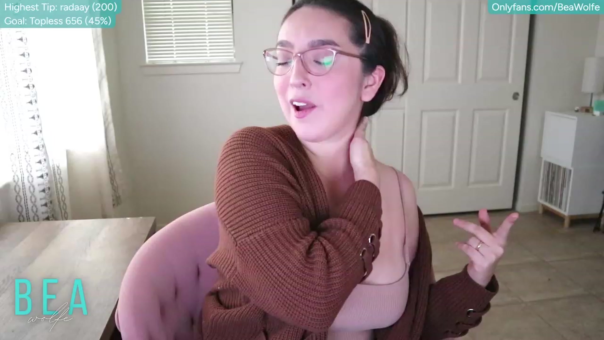 Gallery image thumbnail from BeaWolfie's myfreecams stream on, 04/25/2023, 02:27 image 18 of 20