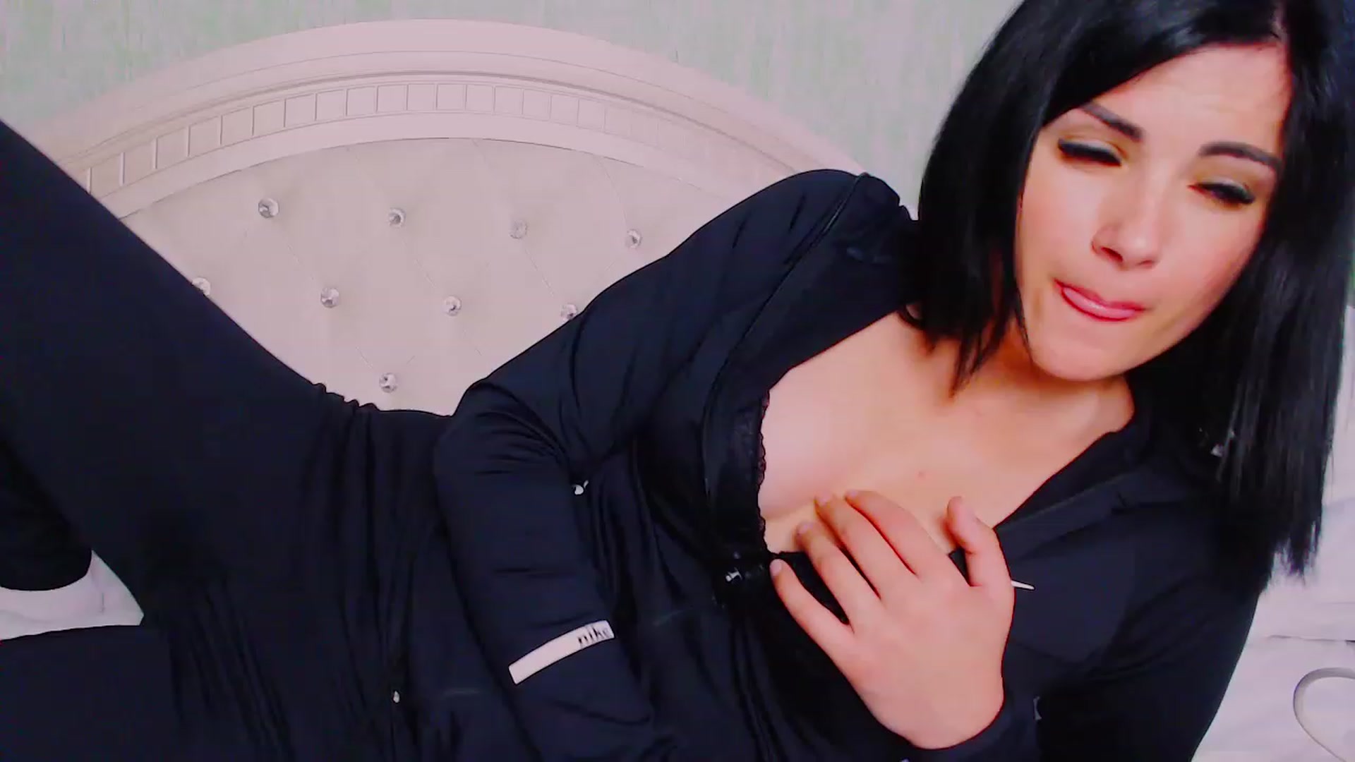 Gallery image thumbnail from BeankaV's myfreecams stream on, 11/28/2022, 11:16 image 8 of 20
