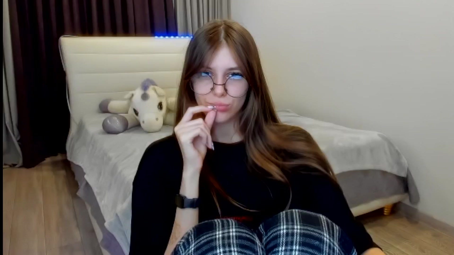 Gallery image thumbnail from BeataNorr's myfreecams stream on, 08/11/2025, 17:22 image 1 of 20