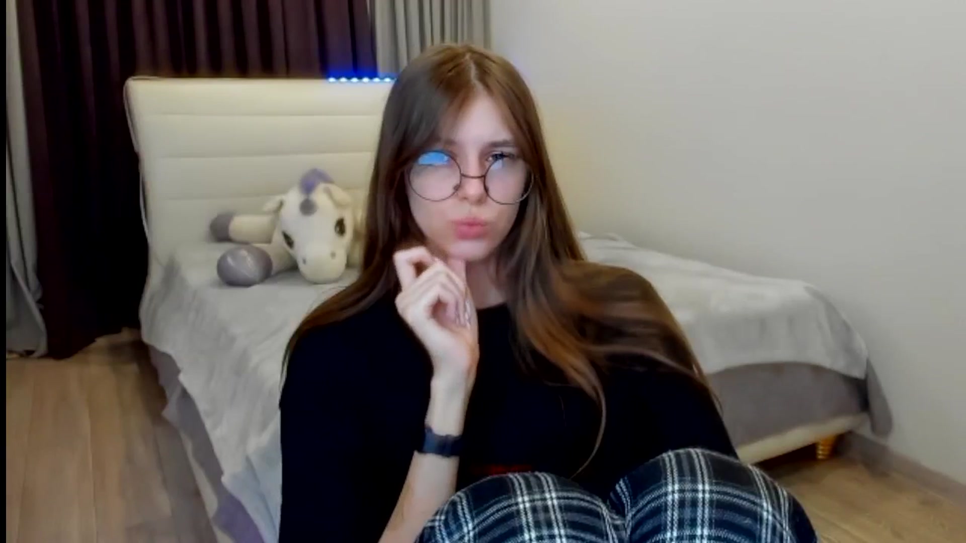 Gallery image thumbnail from BeataNorr's myfreecams stream on, 08/11/2025, 17:22 image 2 of 20