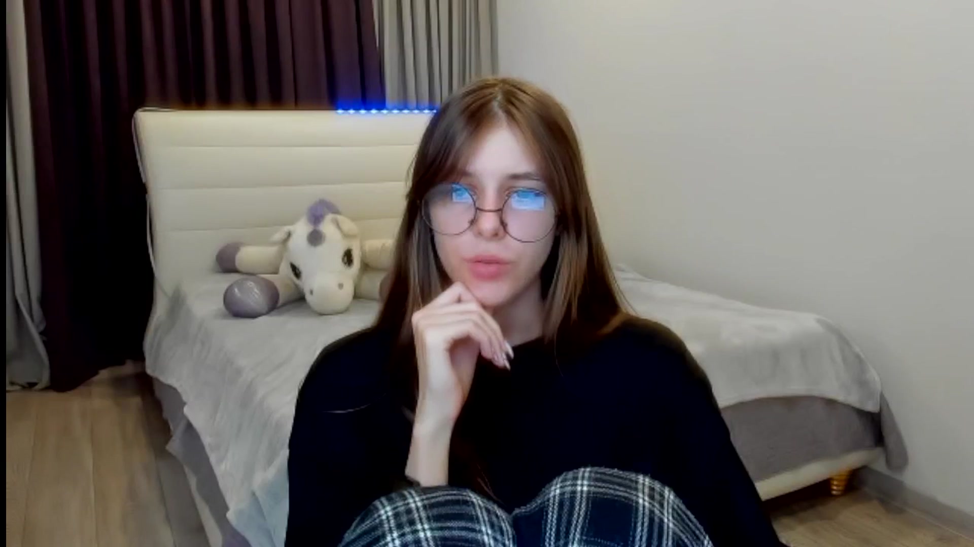 Gallery image thumbnail from BeataNorr's myfreecams stream on, 08/11/2025, 18:02 image 5 of 20