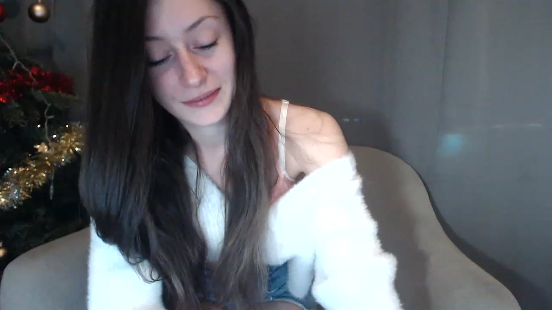 Gallery image thumbnail from BeatriceCapri's myfreecams stream on, 12/26/2022, 02:30 image 11 of 20
