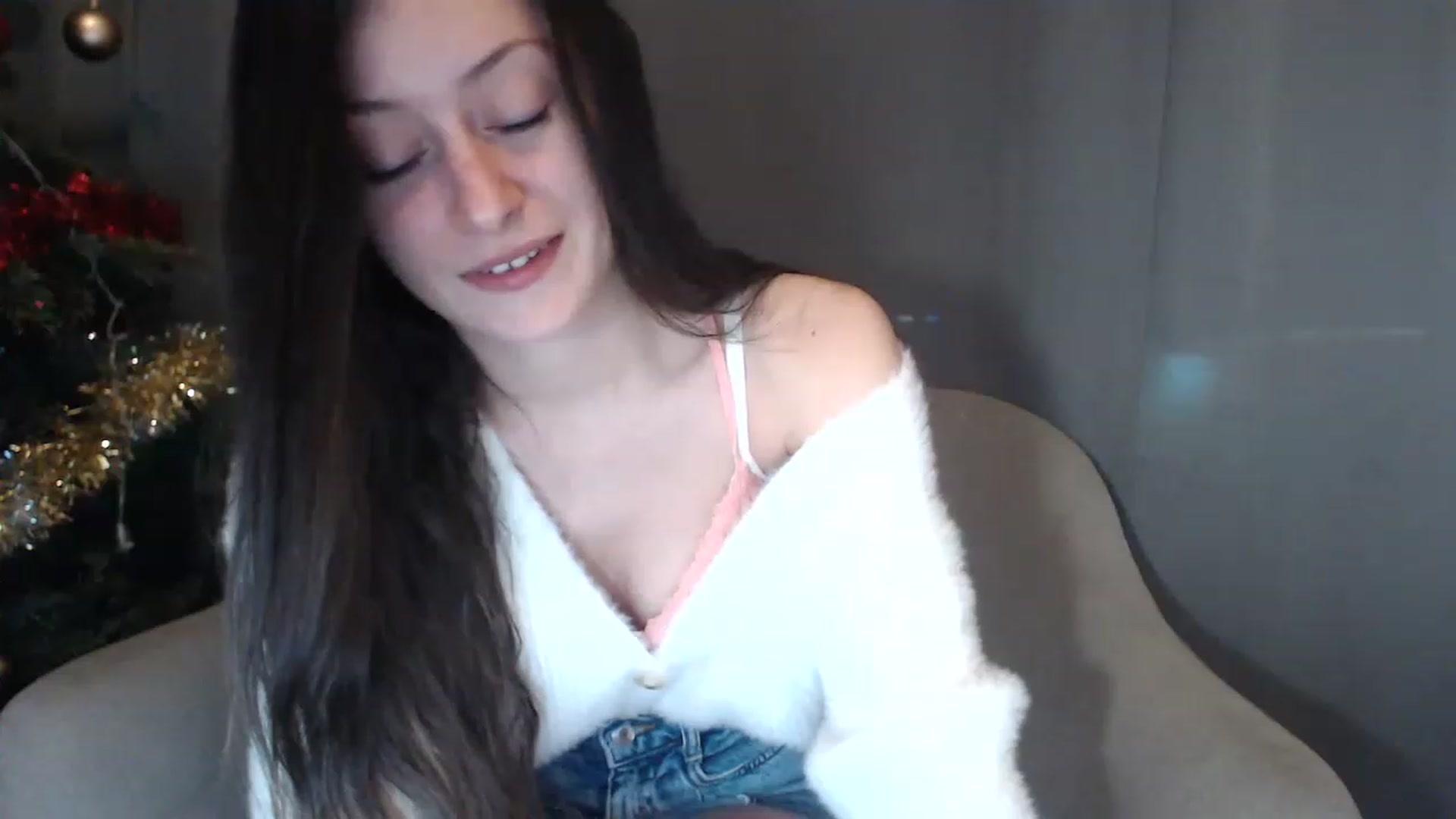 Gallery image thumbnail from BeatriceCapri's myfreecams stream on, 12/26/2022, 02:30 image 4 of 20